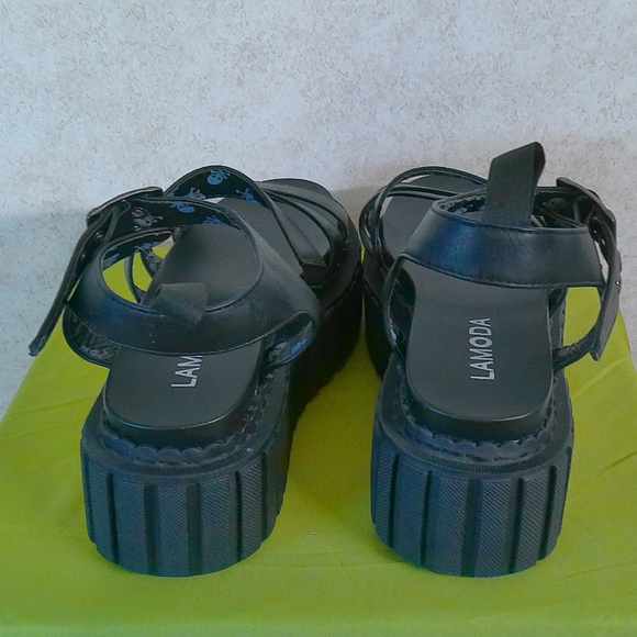 LikeNew La Moda Chunky Platform Sandals - Black/Skulls Inner Lining/Size 9 - Picture 7 of 10